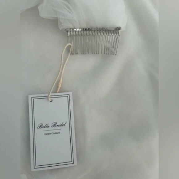 Wedding Veil - Picture 5 of 6